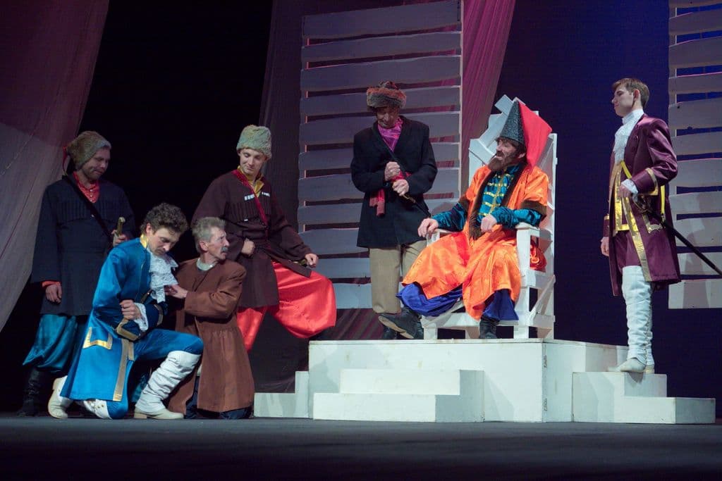 Театрлы сӥзем нуналъёс ворсасько "Капитанской дочкаен"