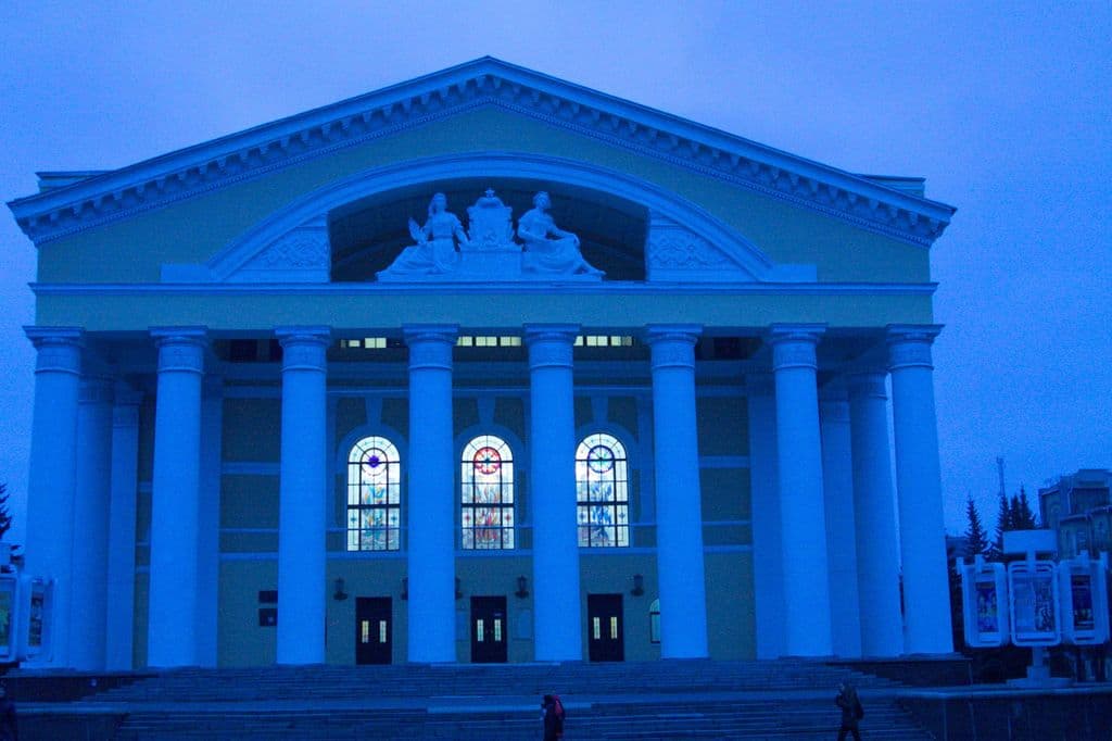 Удмуртиысь но Марий Элысь театръёс воштӥськизы сценаосын но учкисьёсын