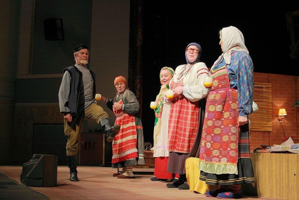 Таяз арняе спектакльёс...