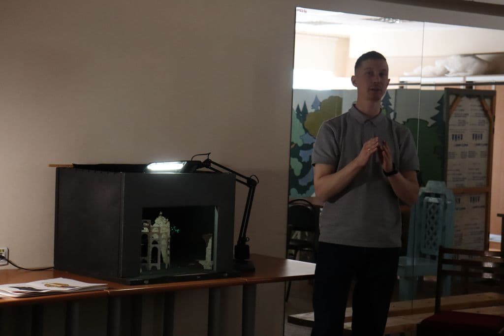 Премьералы дасям эскизъёсын но макетэн тодматон