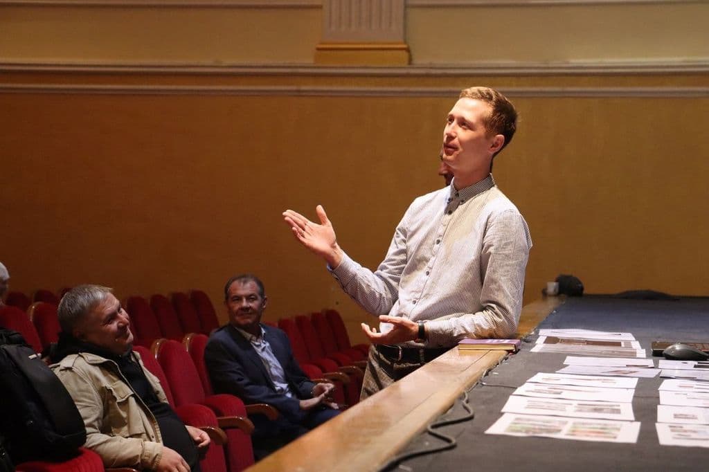 СКОРО НОВЫЙ СПЕКТАКЛЬ