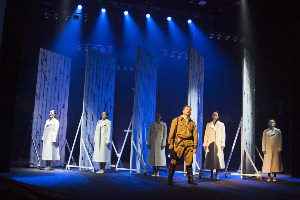 Фото спектакля 13