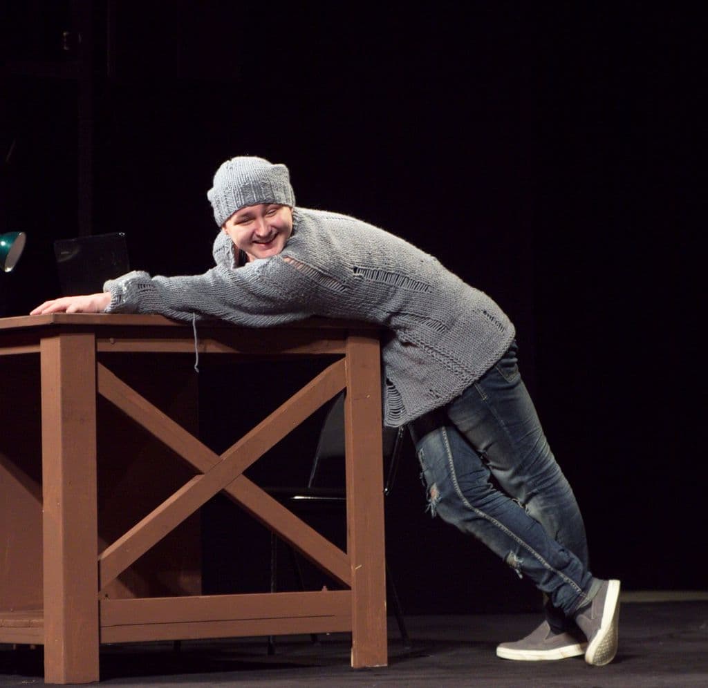 Премьералэн нырысетӥ нуналэныз!